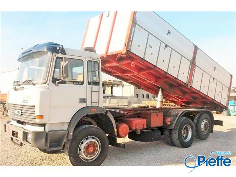 Iveco 190 26 Ribaltabile Trilaterale, 295000 Km // Autocarri // Veicoli ...