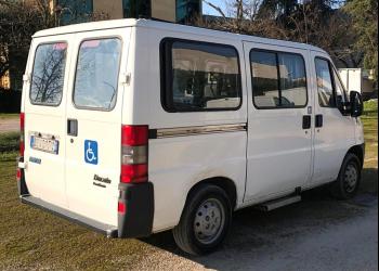 Minibus Fiat Ducato 9 posti con sollevatore posteriore